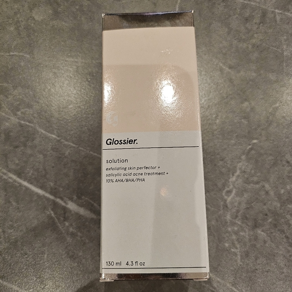 Glossier Other - Glossier Solution Exfoliating Skin Perfector